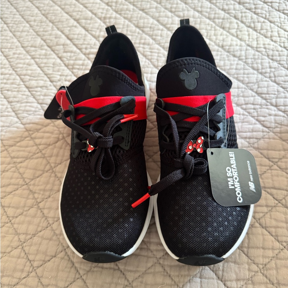 NWT New Balance Disney Minnie Mouse Shoes!